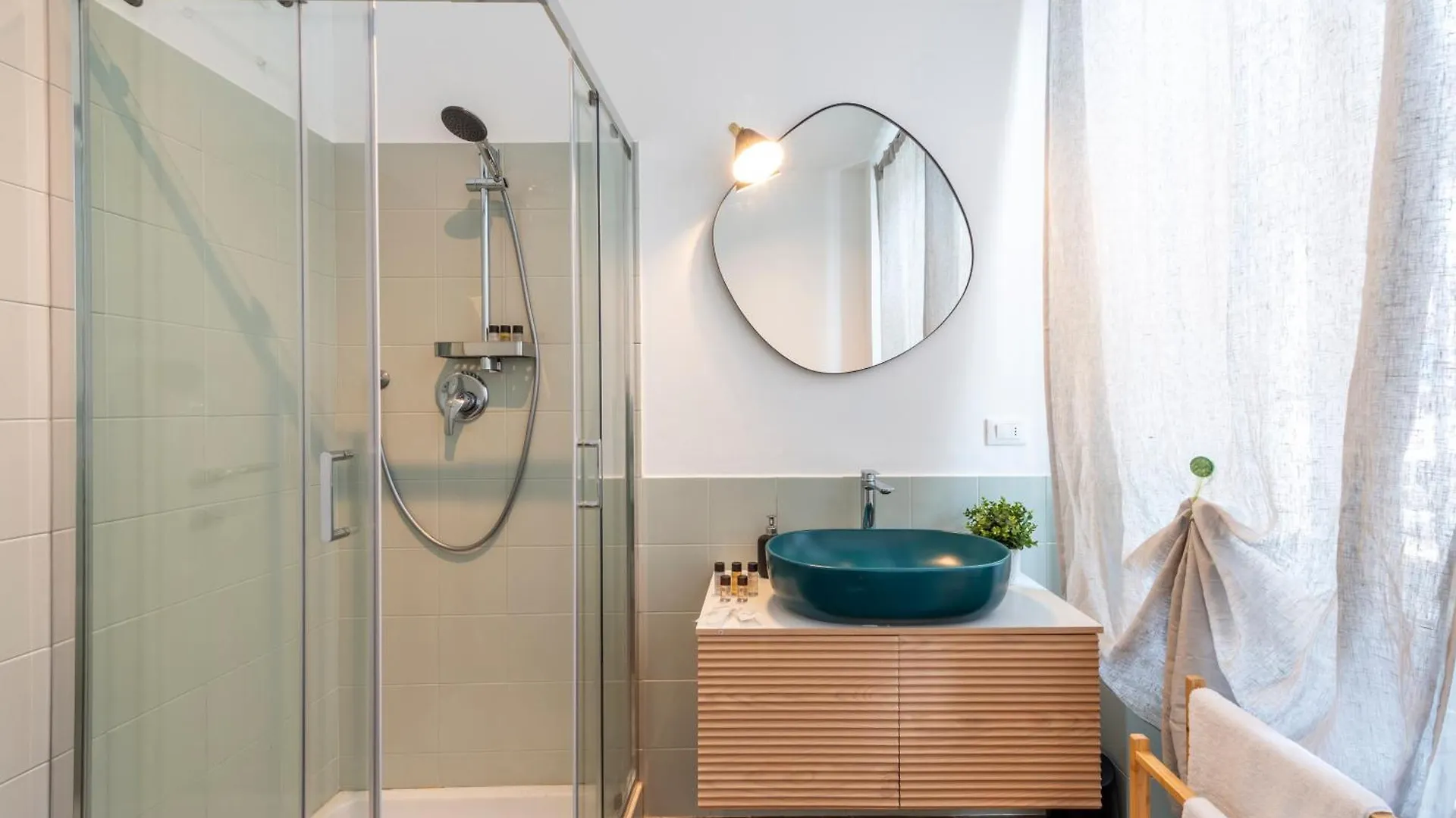 Bazzi, 49 - Bocconi University Milan Apartment