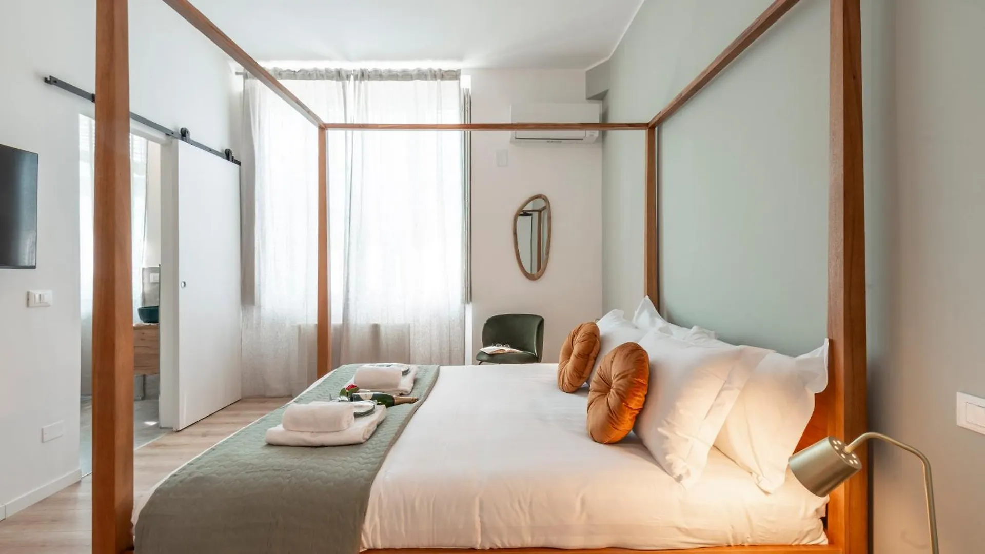 Apartment Bazzi, 49 - Bocconi University Milan Italy