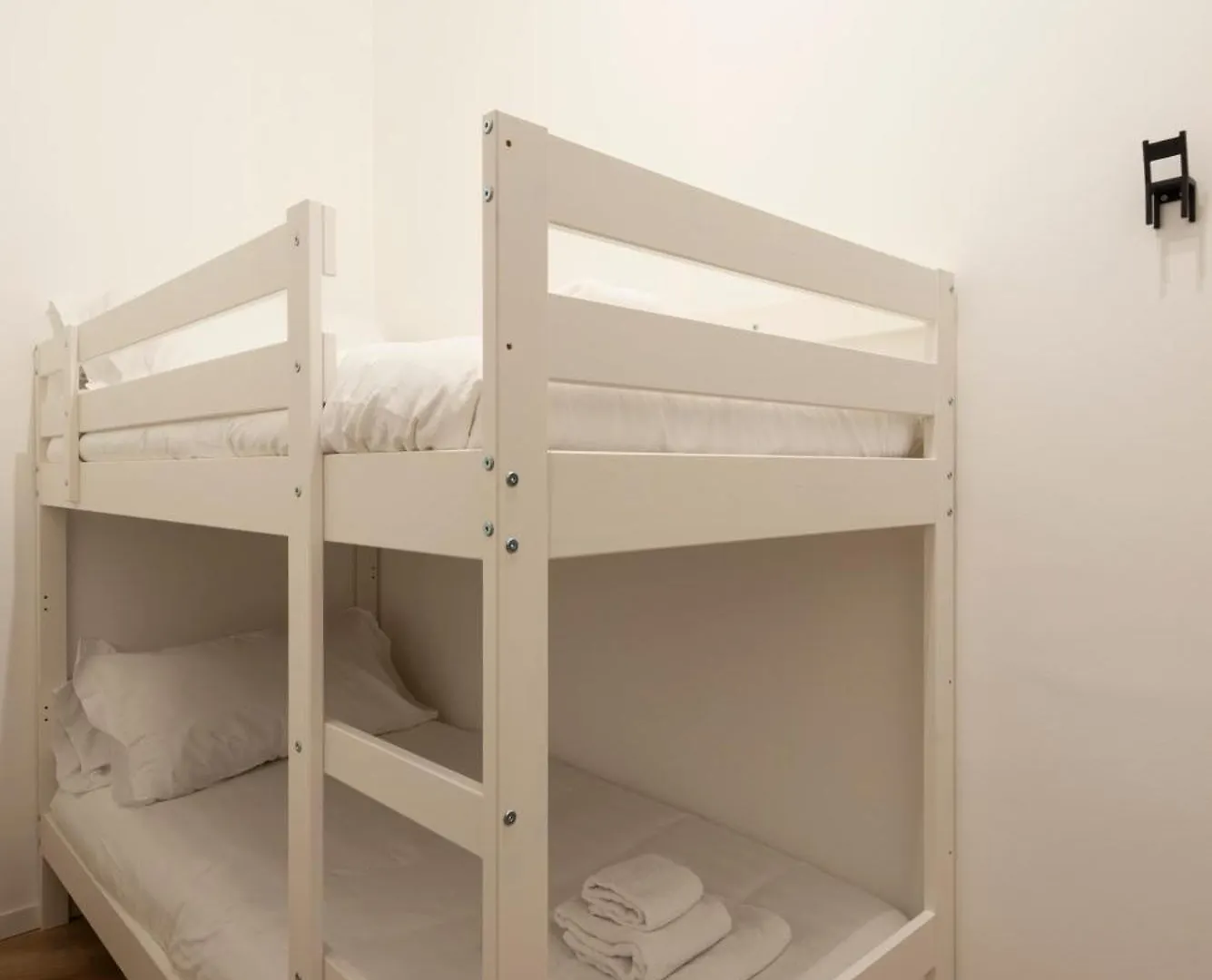 Apartment Bazzi, 49 - Bocconi University Milan Italy